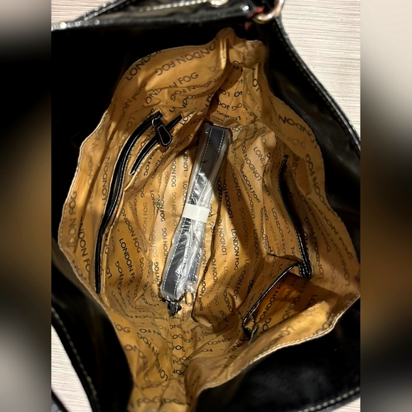 London Fog Leather shoulder bag - Picture 5 of 5